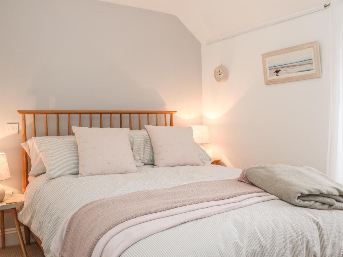 The Compass Apartment Swanage Bagian luar foto