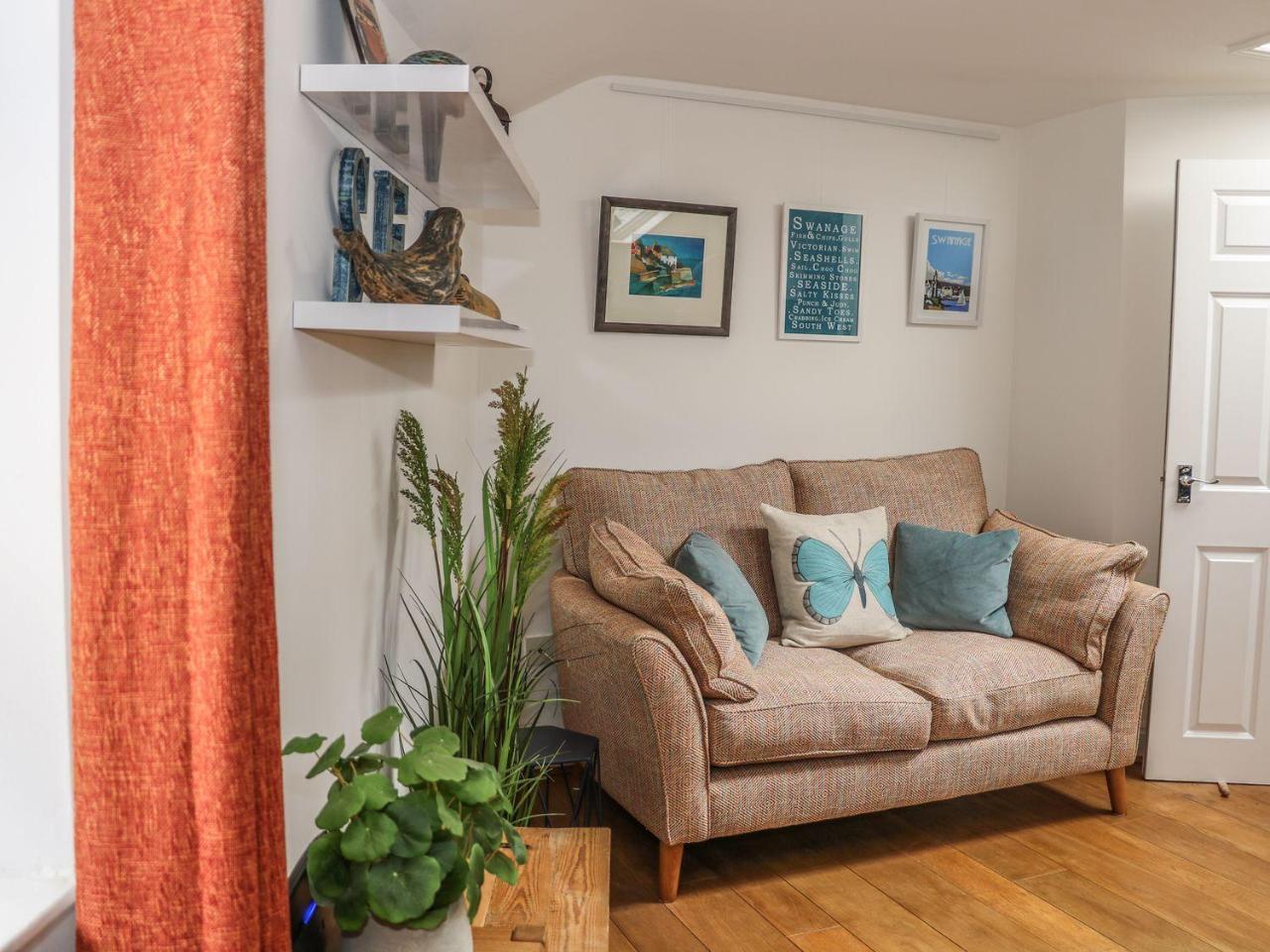 The Compass Apartment Swanage Bagian luar foto