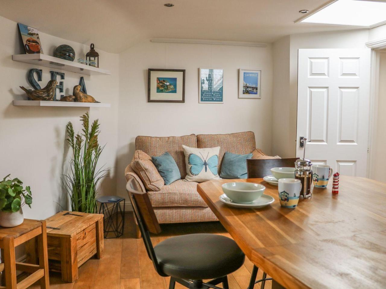 The Compass Apartment Swanage Bagian luar foto