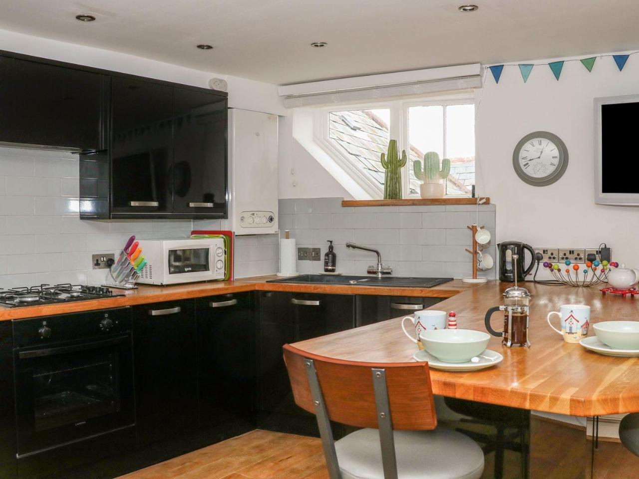 The Compass Apartment Swanage Bagian luar foto
